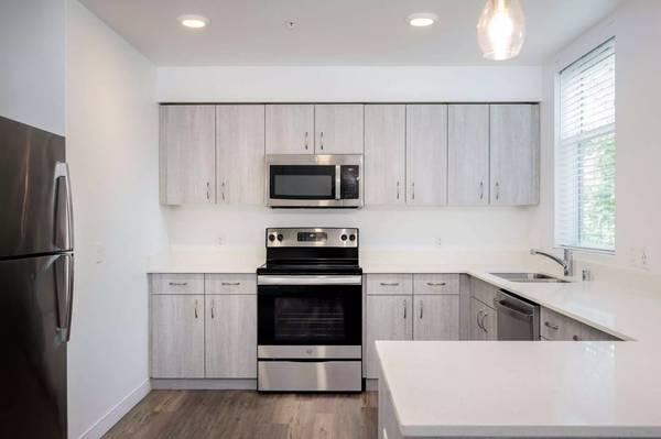 $2,095 / 2br - 1083ft2 - Spacious layout with private washer & dryer! 1083 SqFt 2 Bed, 1 Bath (Vancouver - Salmon Creek,)63831682437763122