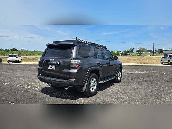 2018 Toyota 4Runner SR5 Premium Sport Utility 4D - $25999.0063439510130945124