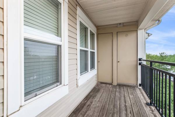 $2,176 / 2br - 1001ft2 - Techos abovedados, persianas verticales, microondas (20300 River Ridge Terrace, Ashburn, VA)64040029356673124
