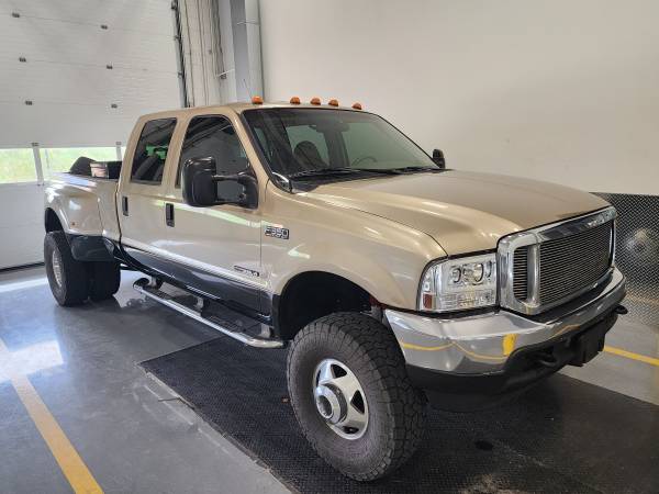 2001 Ford F-350 - Photo 3