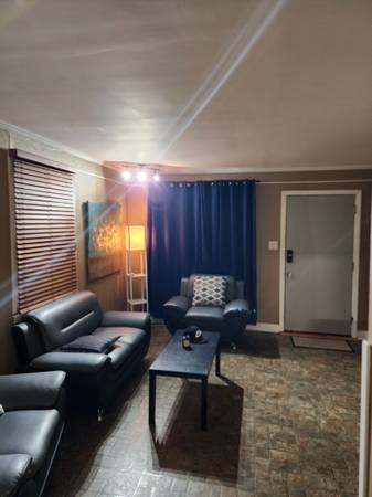 $250 / 3br - 2000ft2 - 250 week Best Deal here all inclusive Free WiFi & Laundry! (METAIRIE)63903652248195124