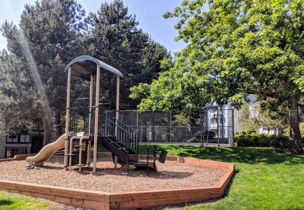 $1,675 / 2br - 982ft2 - 2-Bedroom Available Now - Amazing Pricing! (SE 90th and SE Causey)63956504316675120