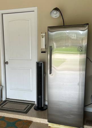 $550 / 2br - Habitación espaciosa con baño disponible ahora en casa tranquila (fairfield / vacaville)63657761397377122