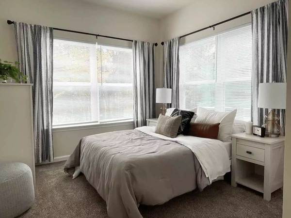 $1,378 / 1br - 700ft2 - Luxurious 1 bed / 1 bath available with convenient washer & dryer (Concord - Vietnam Veterans Park)63925334992770120