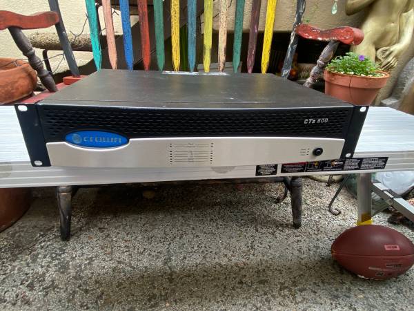 Crown CTs 600 2-Channel Professional Power Amplifier 1