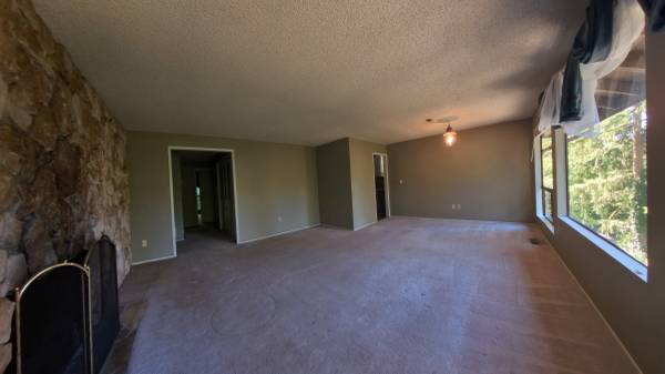 $2,140 / 2br - 1040ft2 - Top floor 2BR/2Bath in Quiet quadplex (Kenmore)63814789401219121