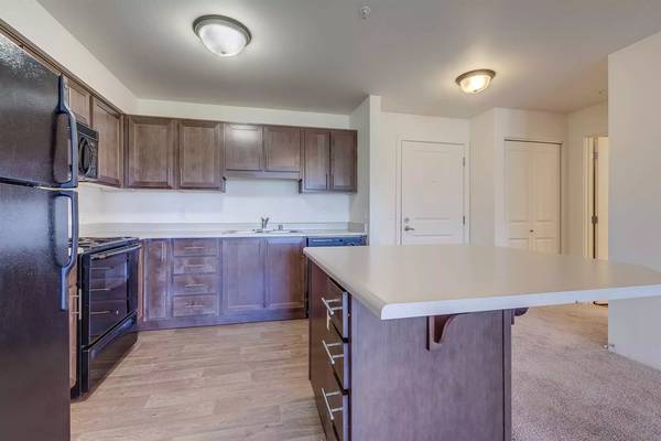 $1,938 / 2 habitaciones - 944 pies² - ¡Sumérgete en la vibra de Lynnwood! Ubicación perfecta de 2 dormitorios y 2 baños. (Lynnwood - Ash Way Park and Ride)63688333017857120