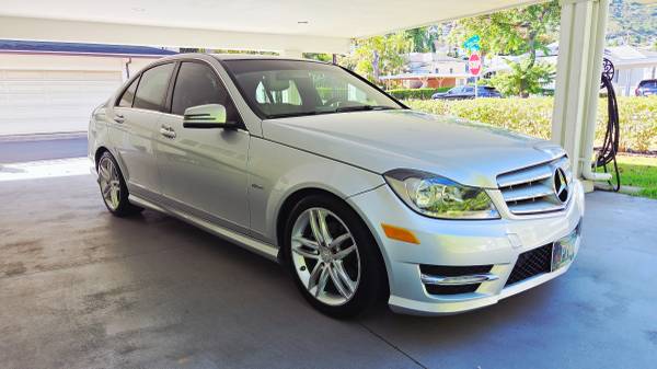 HERMOSO MERCEDES-BENZ C250 SPORT 2012 PAQUETE PREMIUM COMO NUEVO - $9,900 (Honolulu)63617577622145122