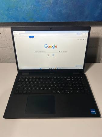 Dell Latitude 3520 (Core i5-1135G7, 16GB RAM, 256GB NVME SSD) 1