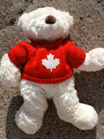 Gund White Canadian Teddy Bear "Schatzi 15023" 1