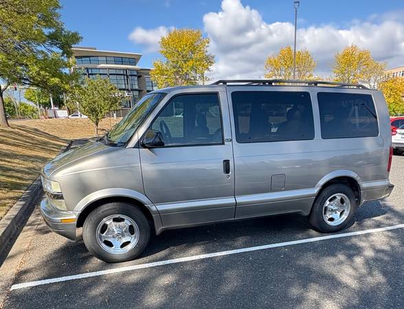 2005 Chevy Astro 1