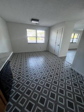 $1150.00 / 3br - Spacious 3 Bed 2 Bath Unit in Chillicothe, OH - $1150/mo64007686368513124