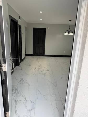 $2,400 / 2br - 812ft2 - Fully Renovated 2-Bed, 2-Bath Condo in Kendall – Modern Finishes63906441968003120
