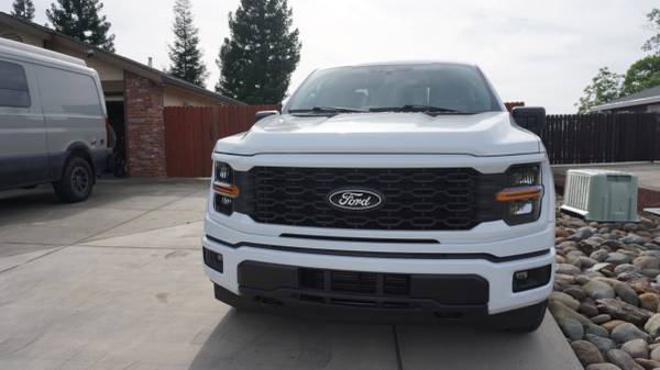 2025 Ford F150 Powerboost hybrid - Photo 2