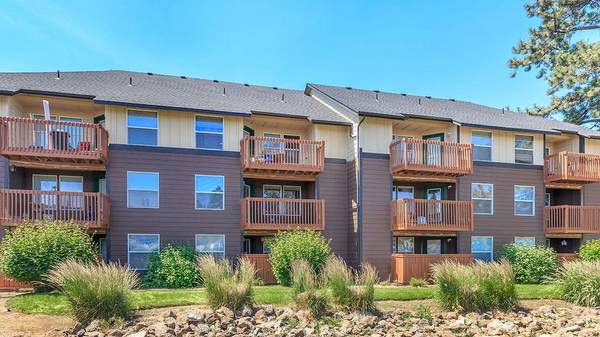 $1,745 / 2br - 866ft2 - ¡UN MES GRATIS! // 2 HABITACIONES, 1 BAÑO // GIMNASIO Y SAUNA SECA 24/7! (2020 NE Linnea Drive Bend, Oregon)63839292876803122