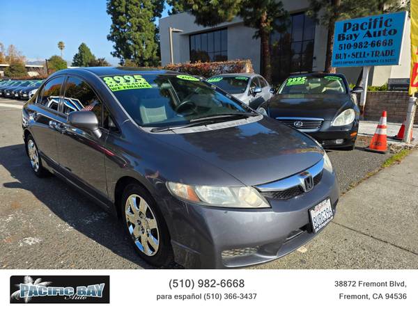 2011 Honda Civic LX Sedan Automatic CLEAN TITLE! GAS SAVER 1