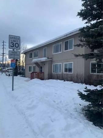 Comfortable 2 bed, 1 bath, prime location! 1
