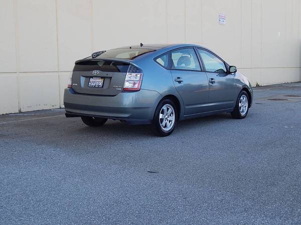2005 Toyota Prius Base 4dr Hatchback - $4,500 (- Grandes Autos - Grandes Precios ! Llama Hoy)63654701883907122