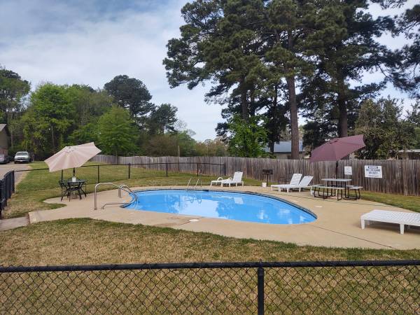 $775 / 2br - 700ft2 - 2 BR 1 BATH APARTMENT IN CARTHAGE TX (CARTHAGE)64037560043395122