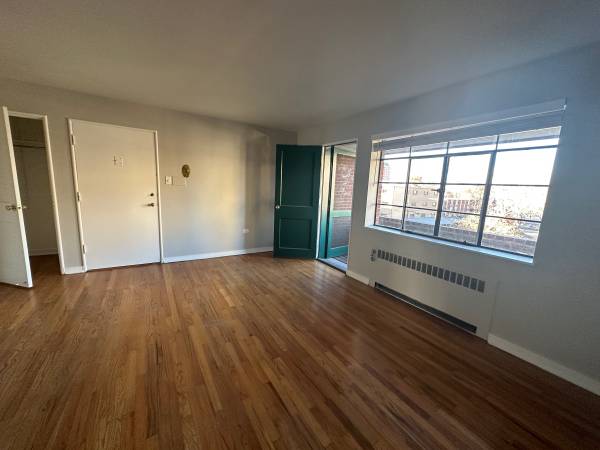 $1,816 / 1br - 627ft2 - Gorgeous Modern Renovated Wash Park 1 Bed! 5 min Downtown Denver! (Wash Park * Country Club * Cherry Creek * Downtown Denver)63679423638145120