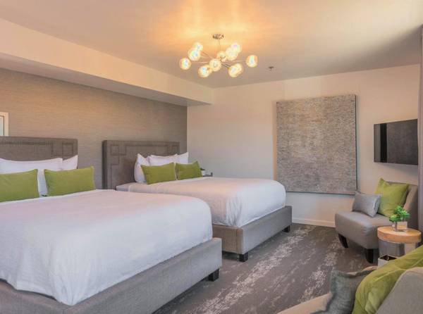 $500 / 1br - TARIFA SEMANAL en Del Paso - ¡Habitación amueblada más café y sábanas limpias! (Del Paso Blvd en Sacramento)63790713699587121