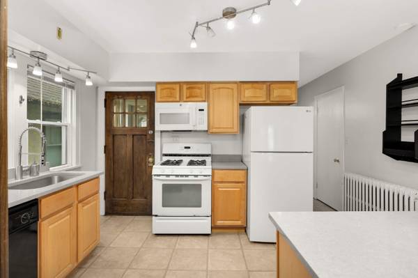 $1950.00 / 1br - Casa de 3 habitaciones y 1.5 baños en el corazón de St. Paul63666897736451124