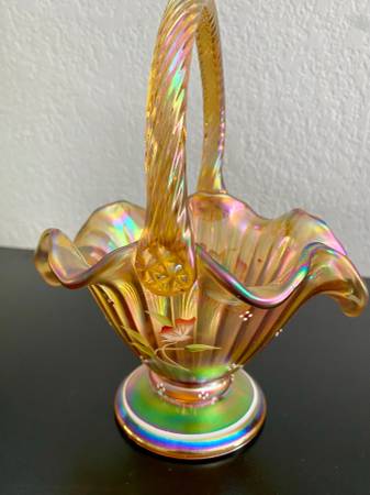 Fenton Art Glass Basket Figurine SIGNED wave crest Trellis Gold Christ - $80 (healdsburg / windsor)63471457956483120