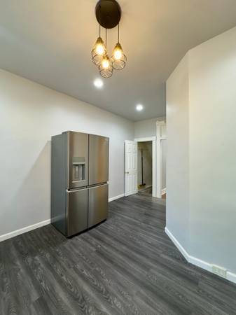 $1,699 / 3br - 1244ft2 - Charming 3 Bedroom/2 Bathroom Apartment in Hardwood Neighborhood, MD!63694835920385124