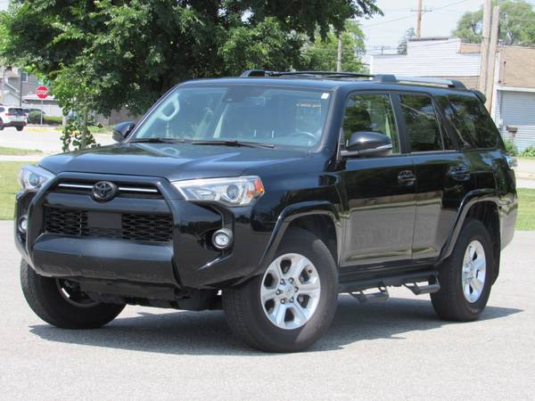 2023 TOYOTA 4RUNNER *GARANTÍA DE 90 DÍAS* UN SOLO DUEÑO* POCAS MILLAS* TECHO SOLAR - $31,995 (NWI a solo 20 minutos de Chicago)63618989282051121