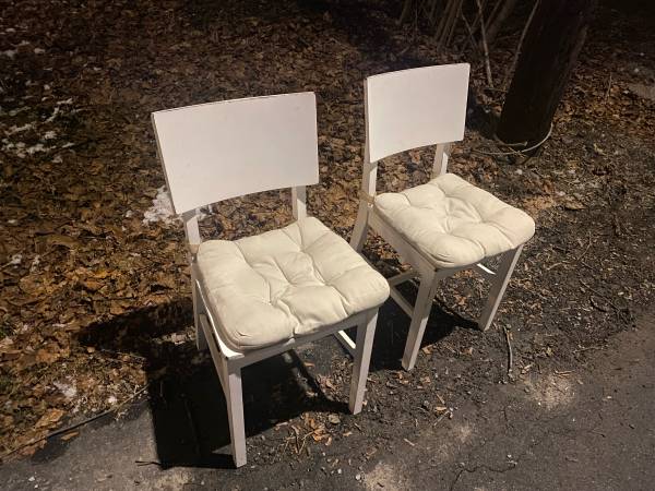 Two chairs with pads 1