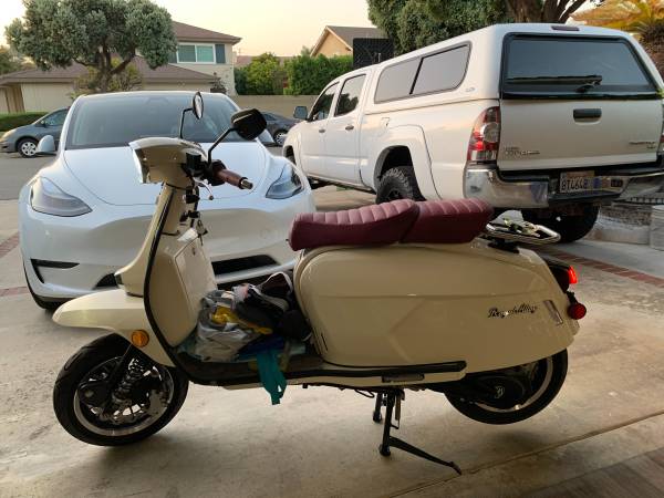 2021 One Owner Vespa Royal Alloy Grand Tourer 150 Like New Condition - $4,200 (WESTMINSTER ORANGE COUNTY)63618314300545120