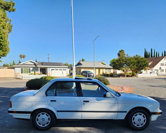 1991 BMW 318i, RARO, manual del propietario, control de emisiones + registro, funciona y conduce excelente!! - $6.500 (Fremont / Union City / Newark)63469741937155123