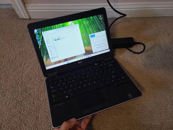 Dell Latitude E7240 lapltop 14" Intel i5-2,4gz/ 8GB RAM/ 500GB SSD/ of 1
