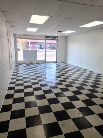 $274,900 / 4170ft2 - Commercial / Retail Space for Sale! (2181 North Street) (Anderson)63972533144707121