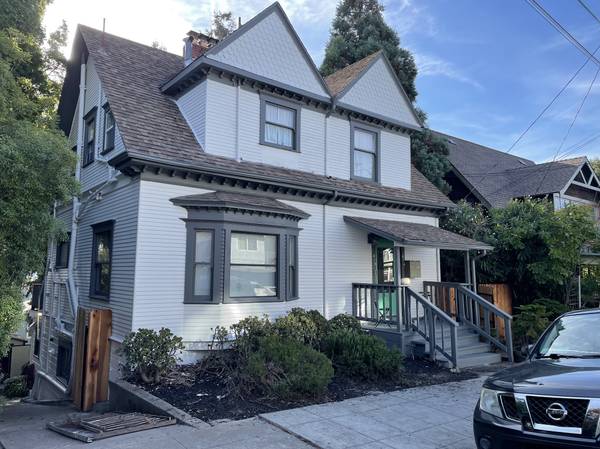 $2,295 / 1br - 700ft2 - Charming Lake Merritt Triplex Unit with Bonus Sunroom (oakland lake merritt / grand)63994100813698122