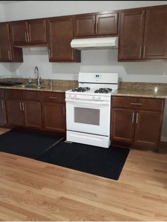Bright & Updated 1BR/1BA Second Floor Apartment $1,550 Heat included! 1