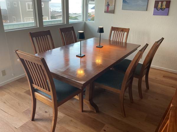 Oak dining table 1