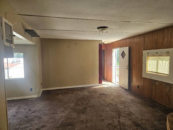 $505 / 2br - Casa Móvil que Necesita Rehabilitación en Lote 22 en Modernaire (Lafayette)63680140066945121