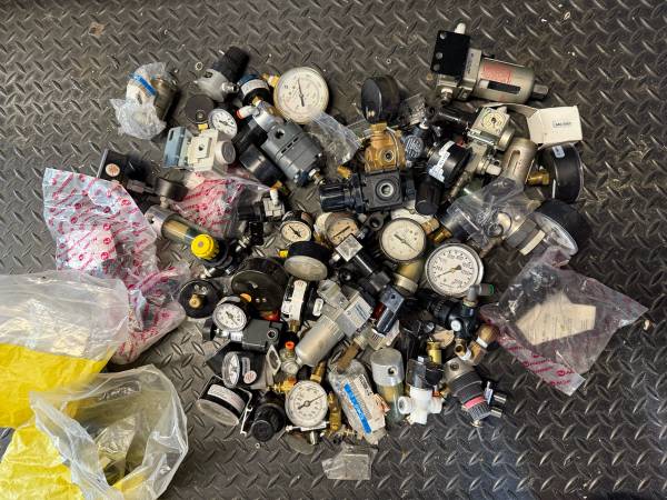 Pneumatic regulators, gauges, hoses and filters 1