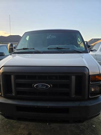 2013 ford E250 Cargo van 1