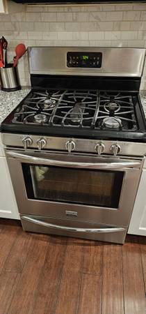 Oven / range / stove 1
