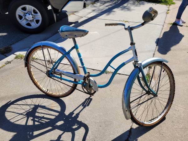 Polar bear ladies cruiser bike circa 1950s - $200 (National city)63470103689217124