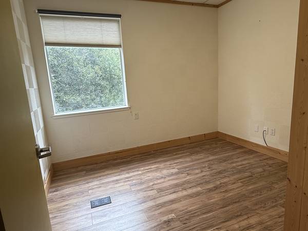 $595 / 225ft2 - Espacios de oficina con servicios completos | 8911 Lakewood Dr, Windsor CA | (healdsburg / windsor)63686121771137120