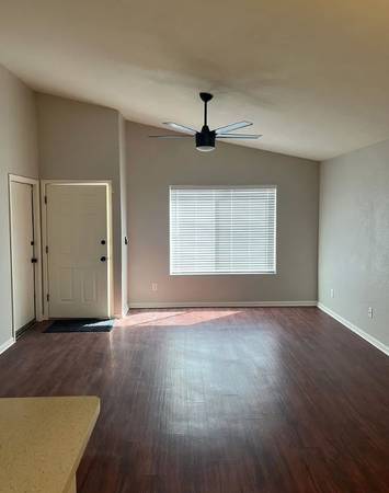 $1,800 / 3br - 1118ft2 - Located in the desirable Silver Creek Subdivision. Stunning 3BR/2BA! (Tucson)63675082387585123