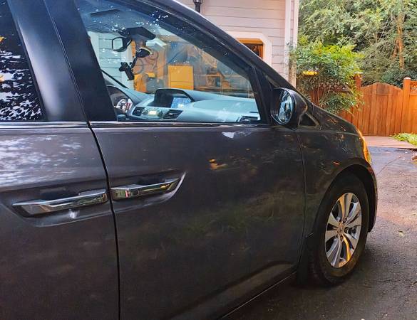 Minivan Honda Odyssey EX-L 2016 - $18,500 (Tysons, VA)63435396398337123