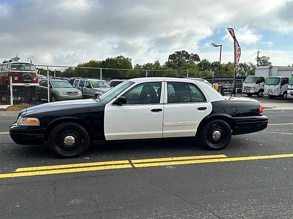 2011 Ford Crown Victoria Sedan 4D Police Interceptor 4.6L V8 - $6991.00 (downtown / civic / van ness)63477478701059123