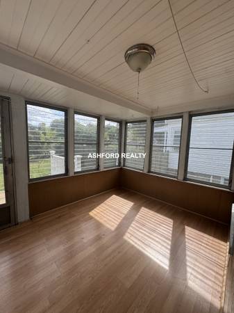 $3,100 / 3br - CHARMING SINGLE FAMILY  3BDRMS 1.5 BTHS AV 10/1 (WATERTOWN)63828406978433124