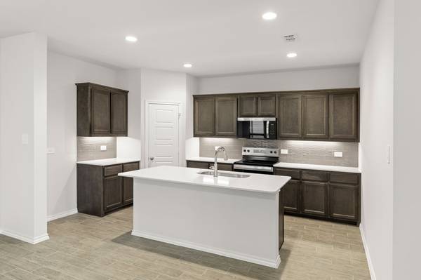 $304,999 / 3br - Open Concept Living (Aubrey, TX)64305353617283121