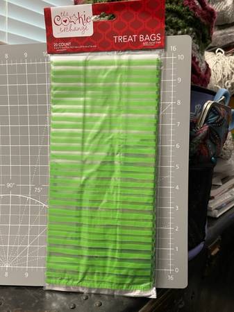The Cookie Exchange Green Stripes Cello Christmas Treat Bags 20ct. New 1