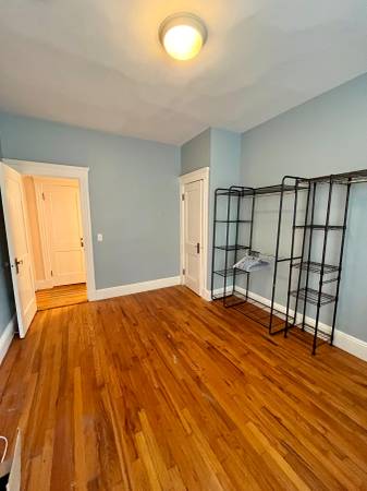 $2,200 / 1br - 575ft2 - ¡Amplio departamento de 1 habitación en ubicación conveniente! Disponible 1/10! (Brighton)63620423468929121